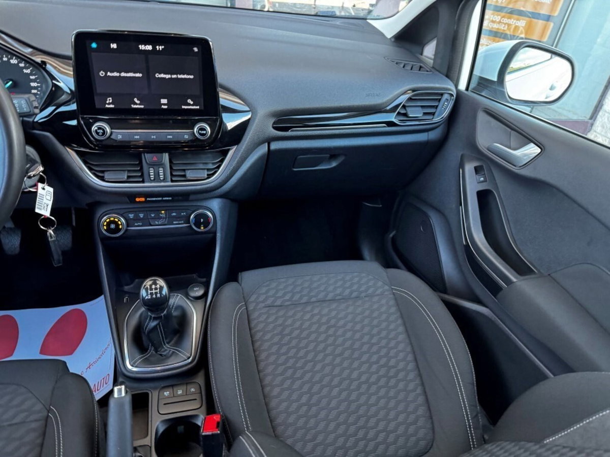 Ford Fiesta 1.1 75 CV 5 porte Titanium (20)