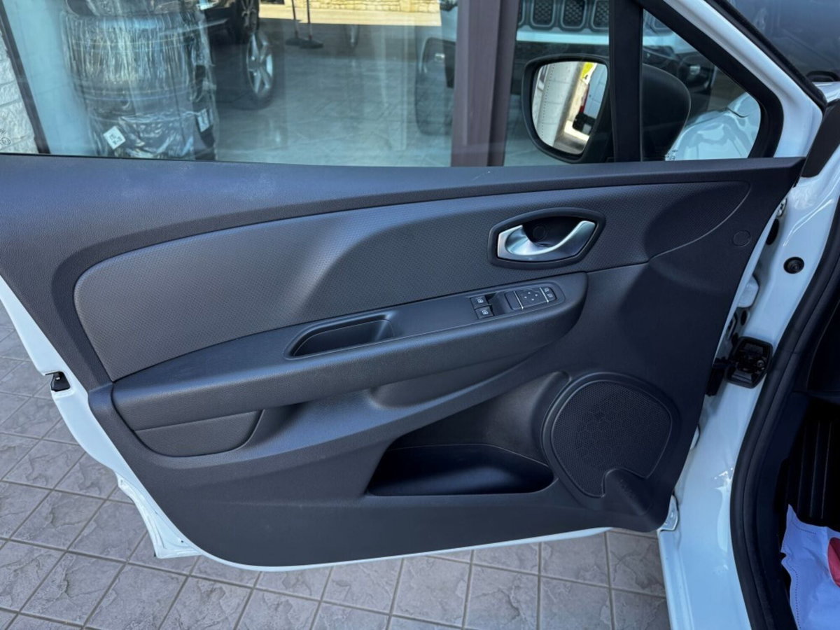 Renault Clio dCi 8V 75 CV 5 porte Business (20)
