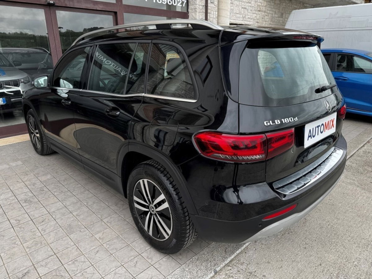 Mercedes-Benz GLB 180 d Automatic Business (15)