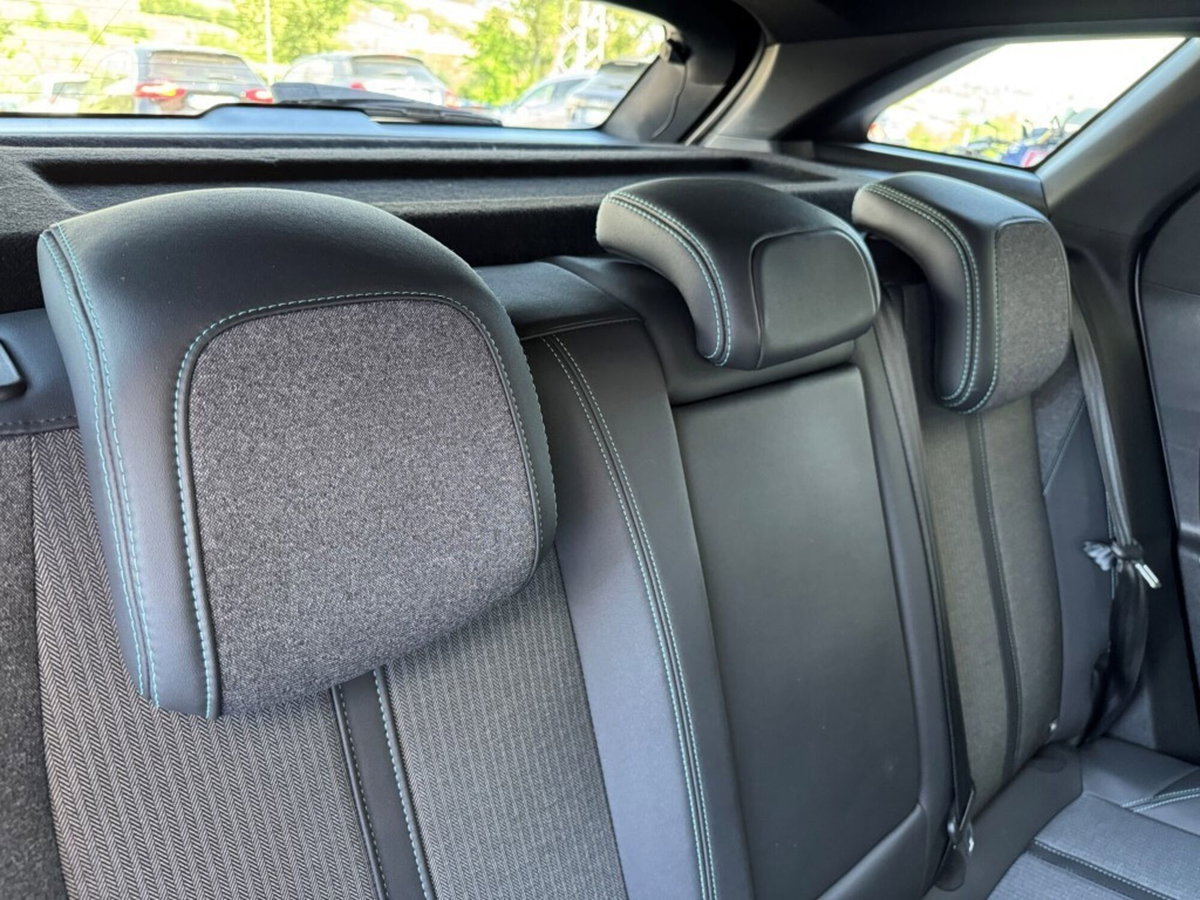 Peugeot 3008 BlueHDi 130 S&S EAT8 Allure Pack (18)