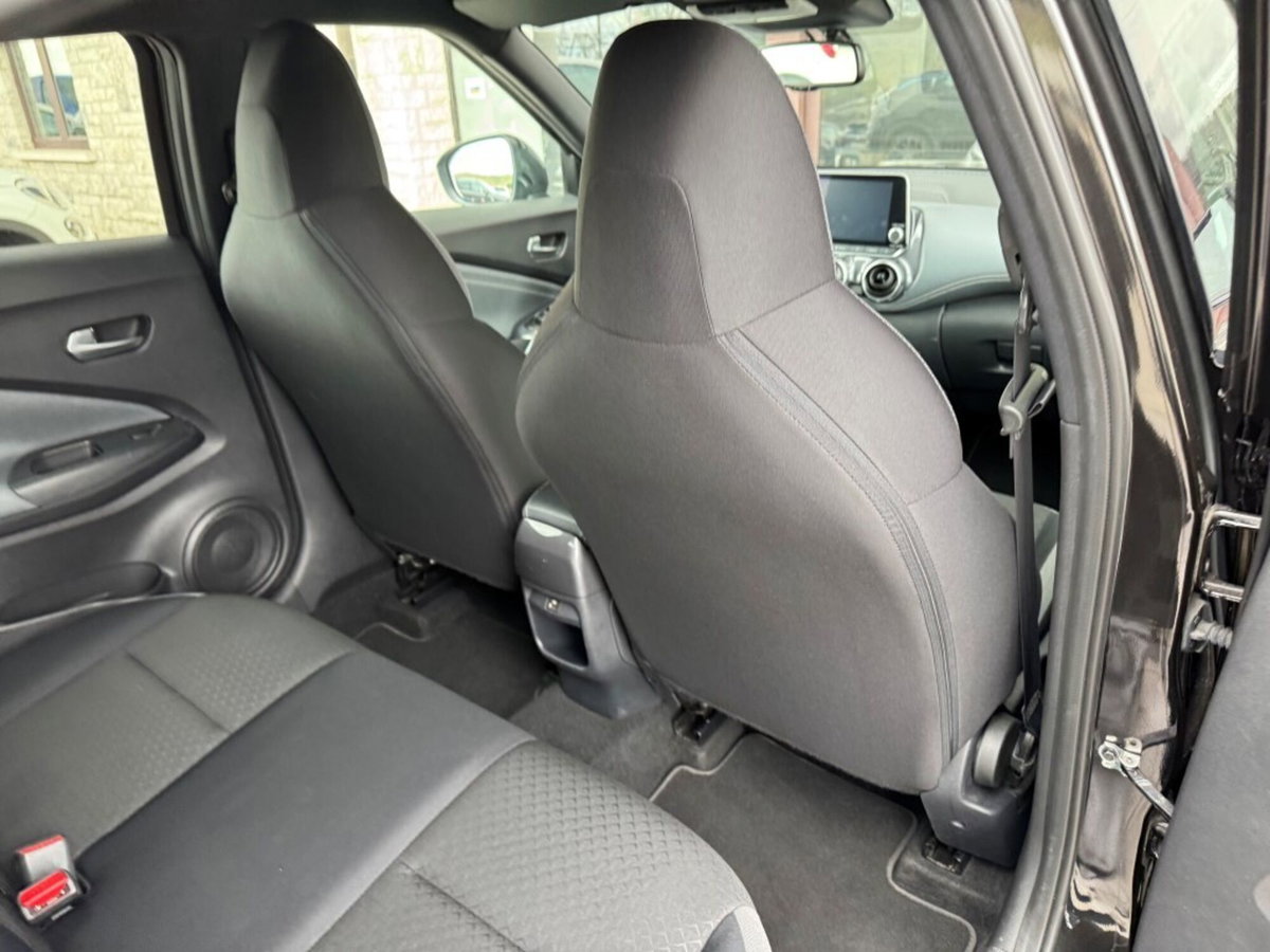 Nissan Juke 1.0 dig-t N-Connecta 114cv (15)