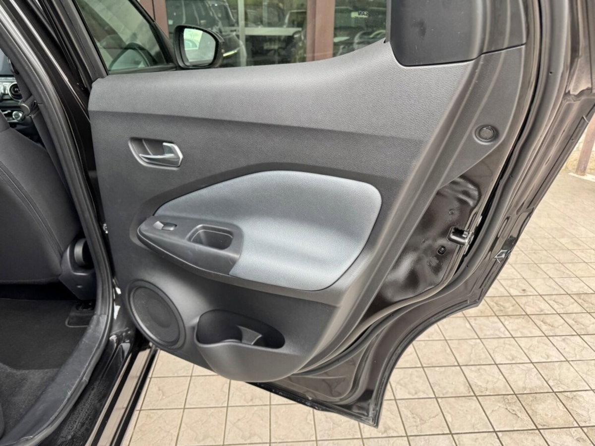Nissan Juke 1.0 dig-t N-Connecta 114cv (16)