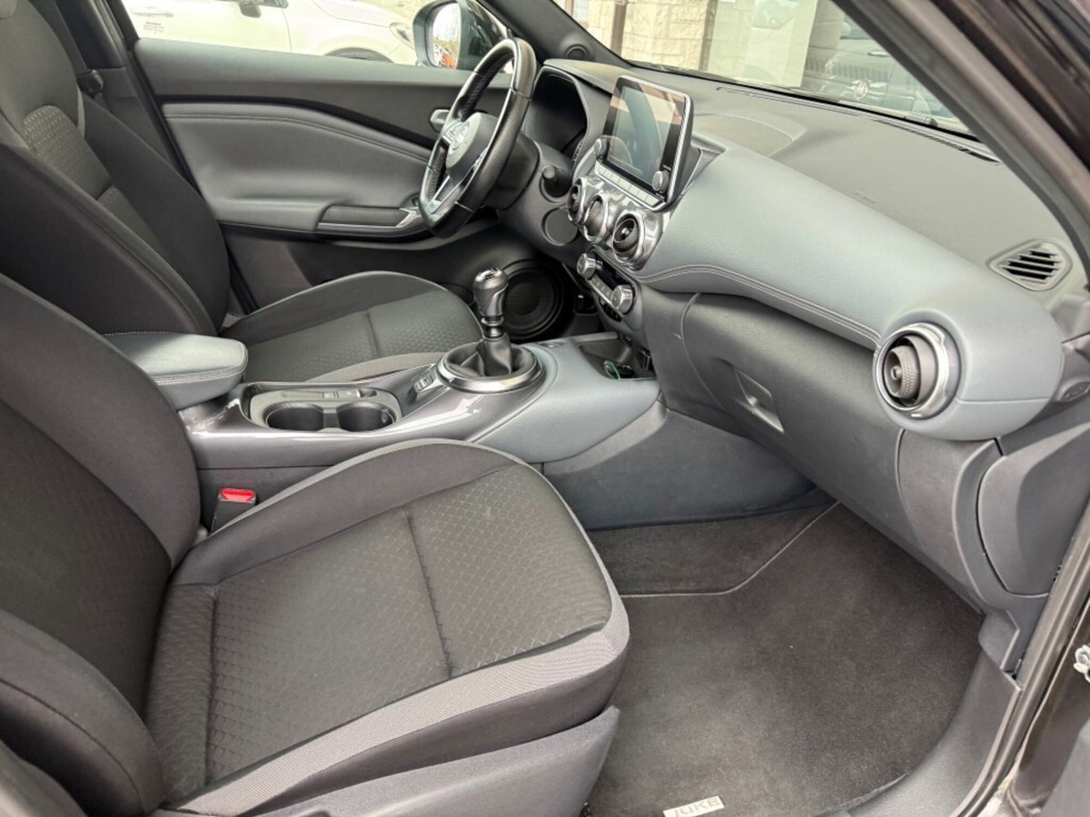 Nissan Juke 1.0 dig-t N-Connecta 114cv (17)