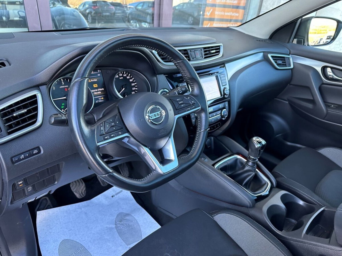 Nissan Qashqai 1.5 dCi N-Connecta (18)