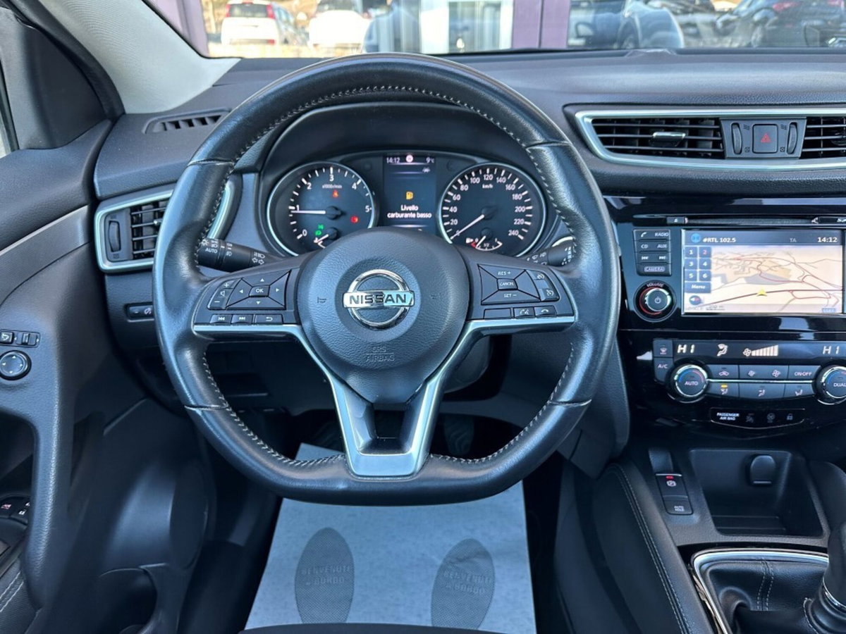 Nissan Qashqai 1.5 dCi N-Connecta (19)