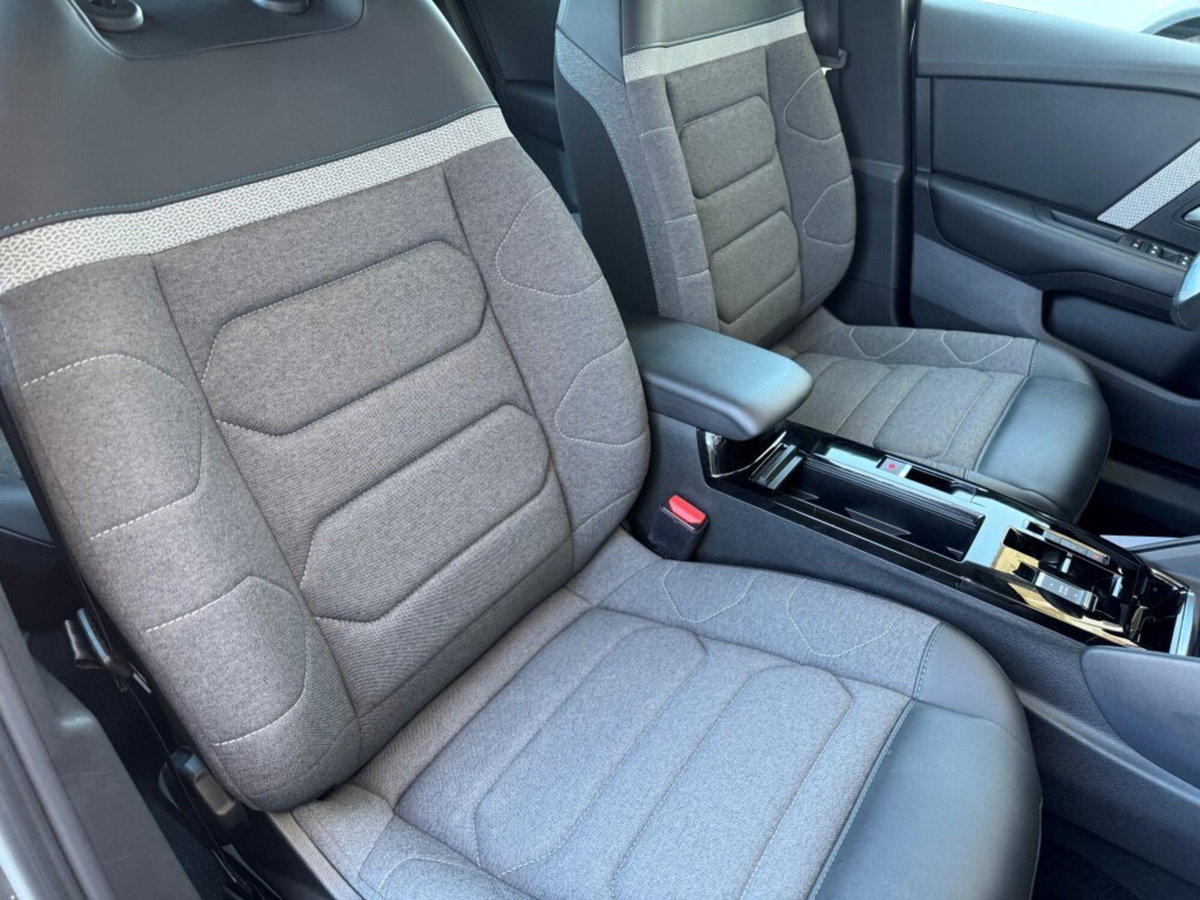 Citroen C4 BlueHDi 130 S&S EAT8 Feel Pack (17)