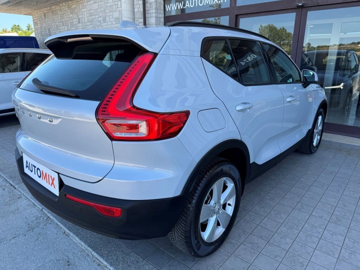 Volvo XC40 T2 Momentum Pro (14)