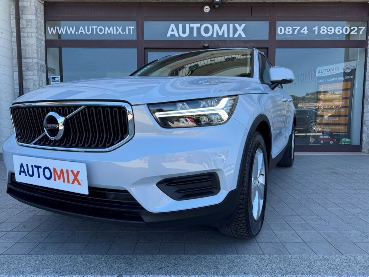 Volvo XC40 T2 Momentum Pro (2)