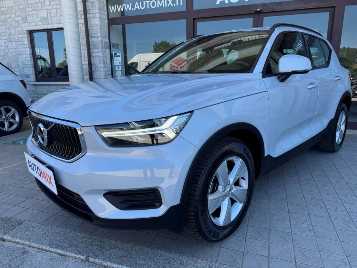 Volvo XC40 T2 Momentum Pro (4)