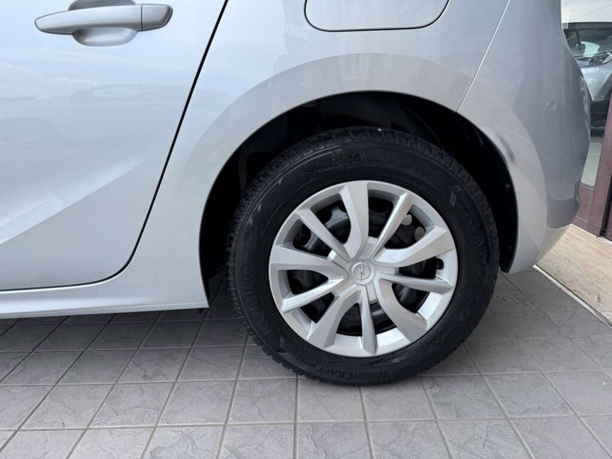 Opel Corsa 1.2 Edition (9)