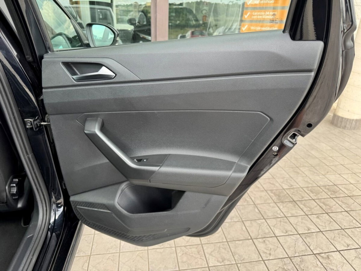 Volkswagen Taigo 1.0 tsi Life 95cv (14)