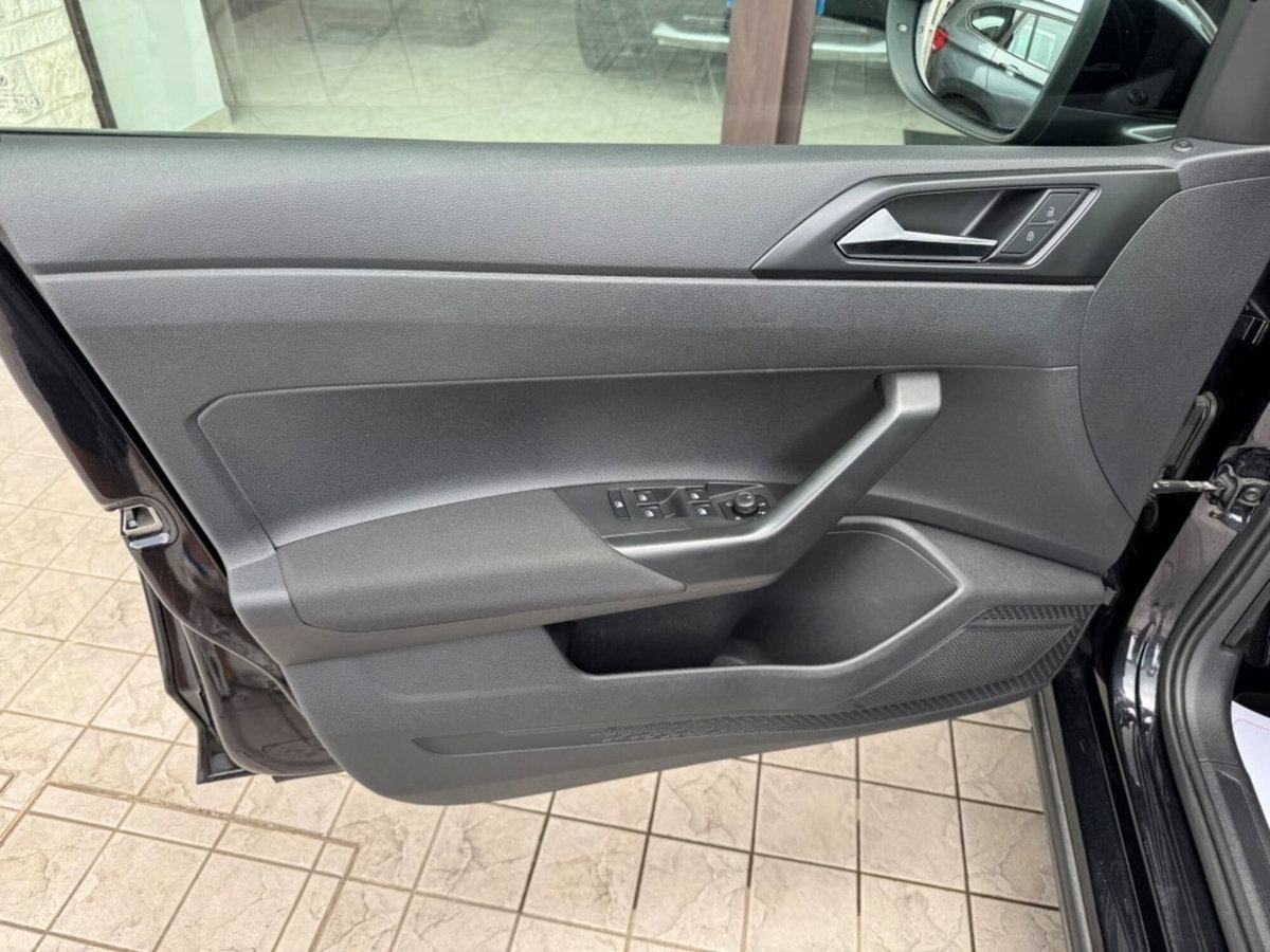 Volkswagen Taigo 1.0 tsi Life 95cv (20)