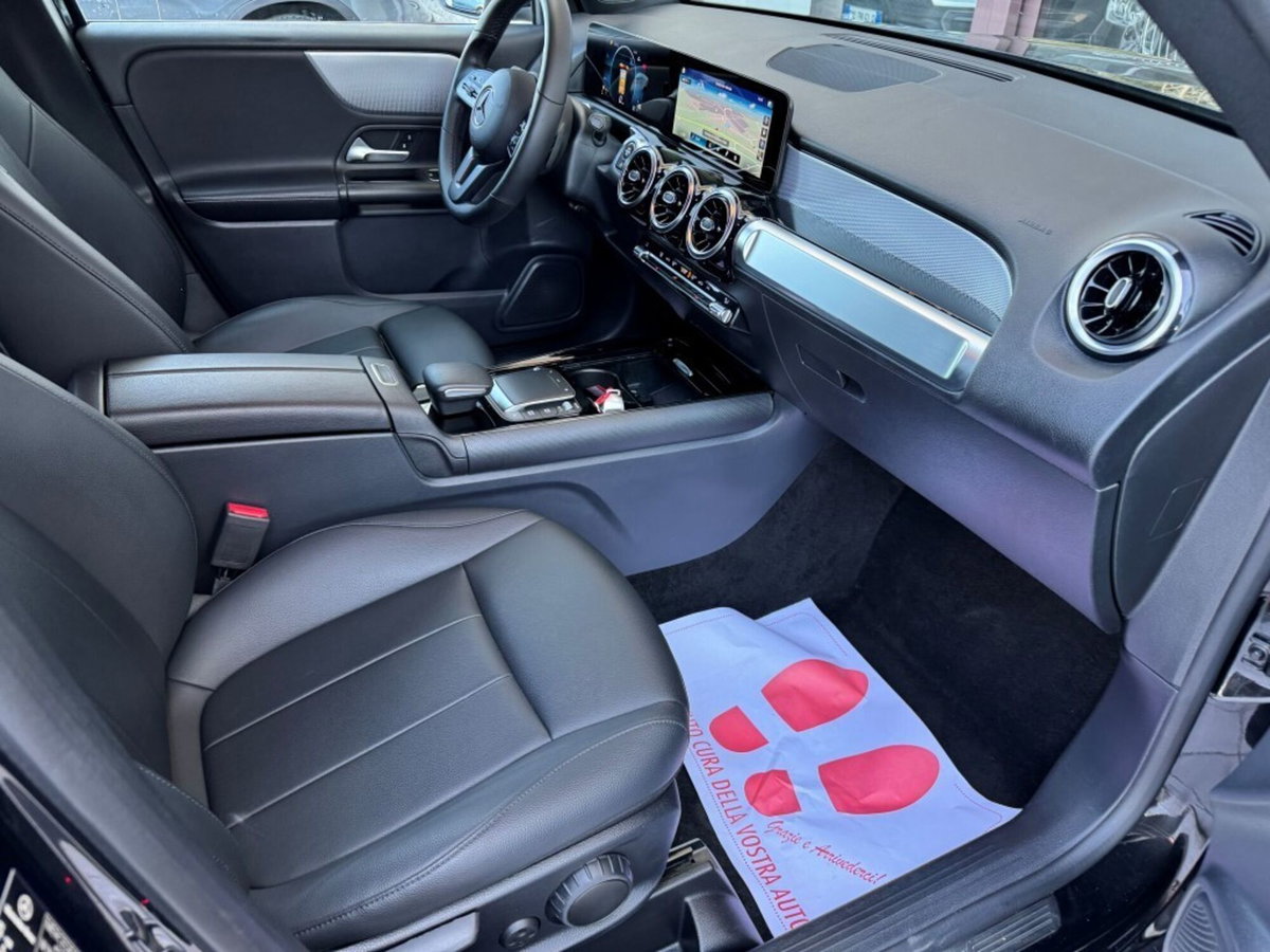 Mercedes-Benz GLB 180 d Automatic Sport Plus (16)