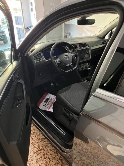 Volkswagen Tiguan 1.6 TDI SCR Sport BlueMotion Technology (9)