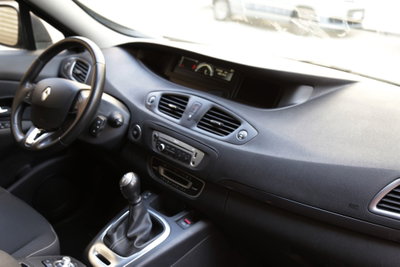 Renault Scenic E-Tech Electric 1.5 dCi 110CV Limited (10)