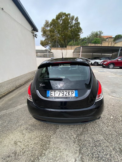 Lancia Ypsilon 1.3 MJT 16V 95 CV 5 porte S&S Silver (2)