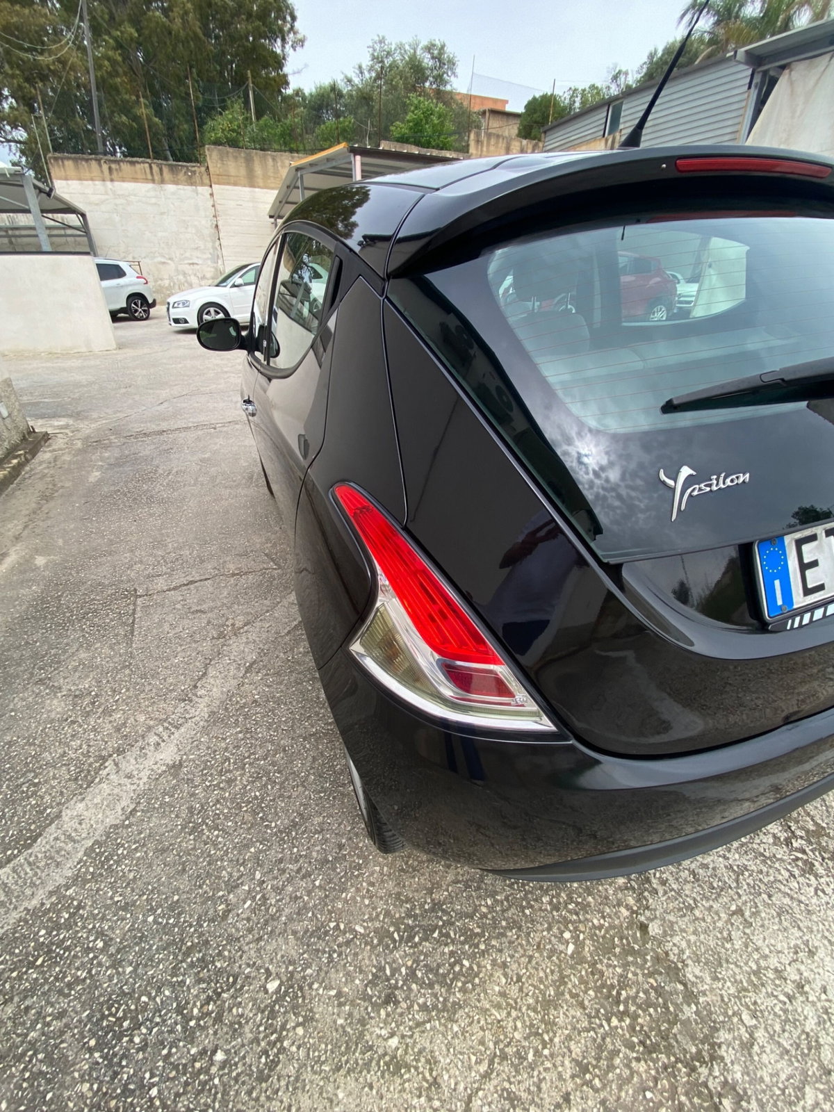 Lancia Ypsilon 1.3 MJT 16V 95 CV 5 porte S&S Silver (5)