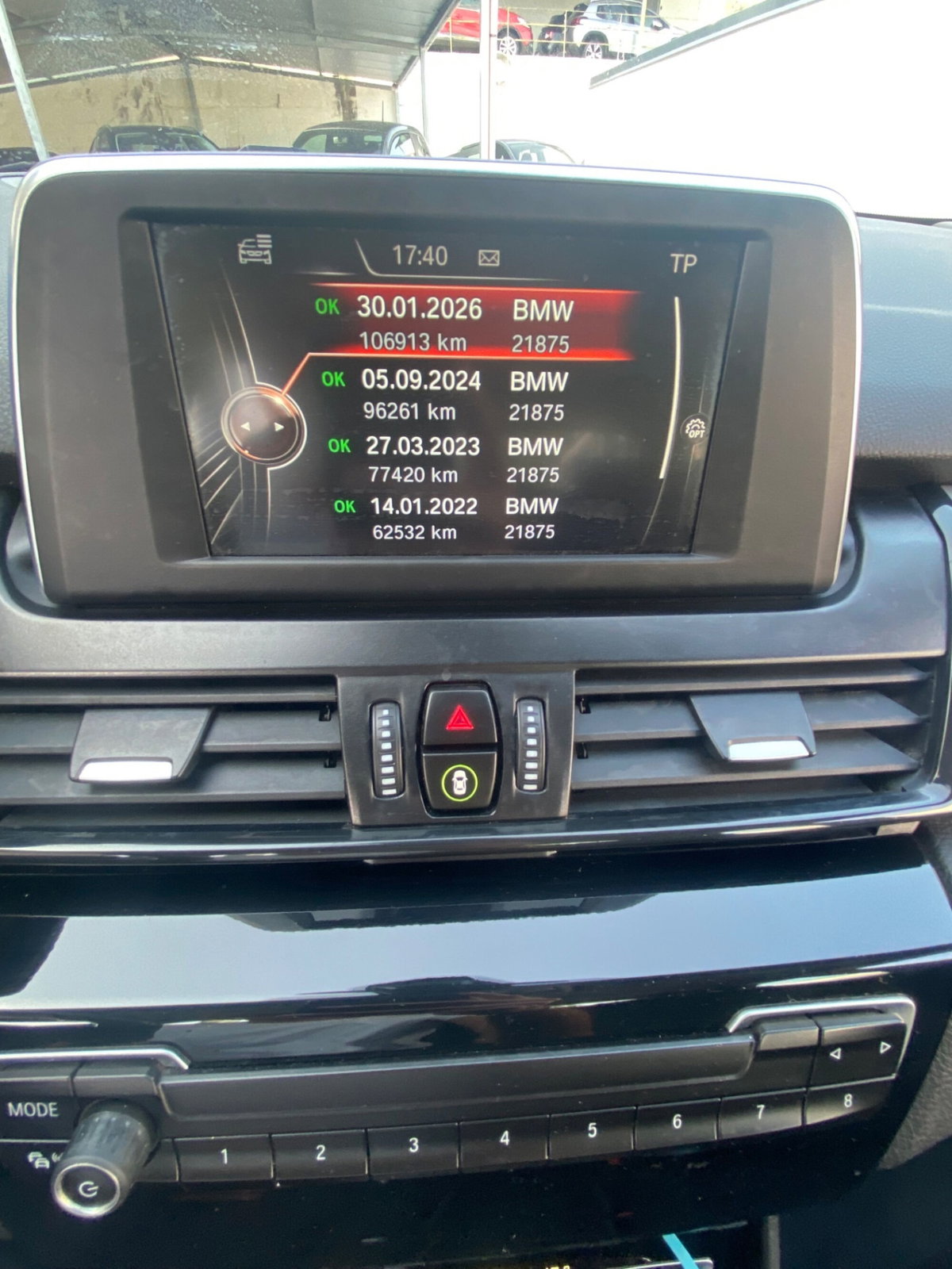BMW Serie 2 Active Tourer 218d  Luxury auto (9)
