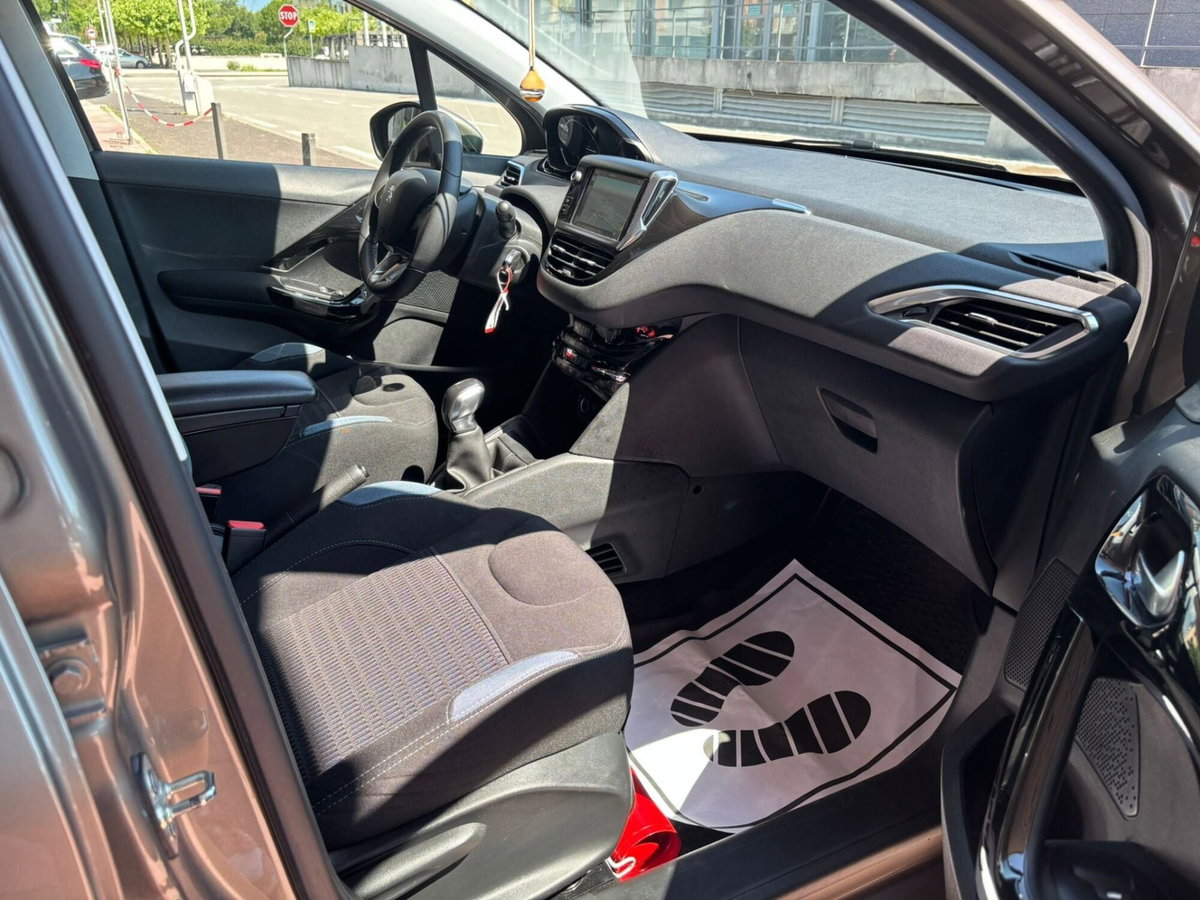 Peugeot 208 VTi 82 CV 5 porte Access (10)