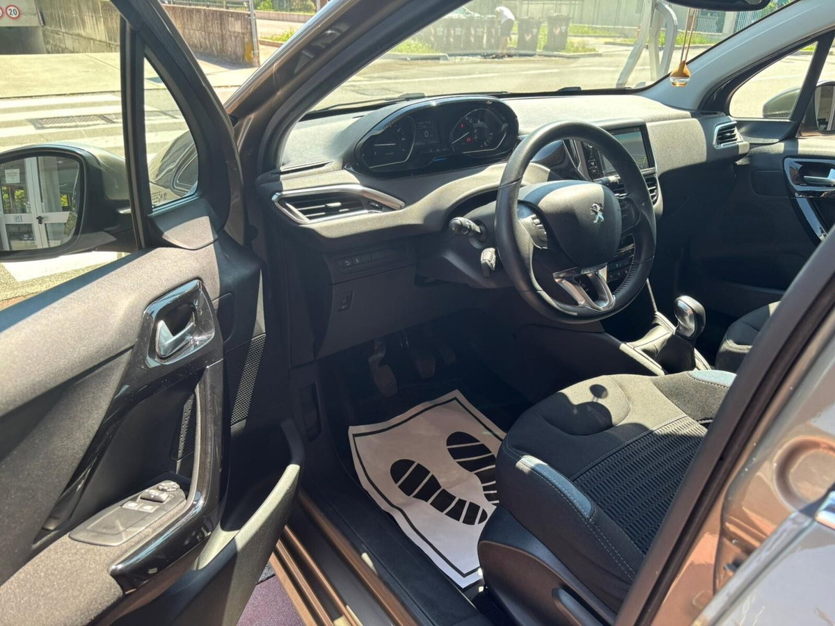 Peugeot 208 VTi 82 CV 5 porte Access (9)