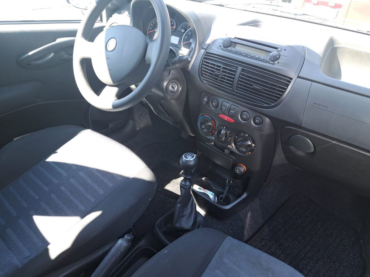 Fiat Punto Classic 1.2 5 porte Active GPL (17)