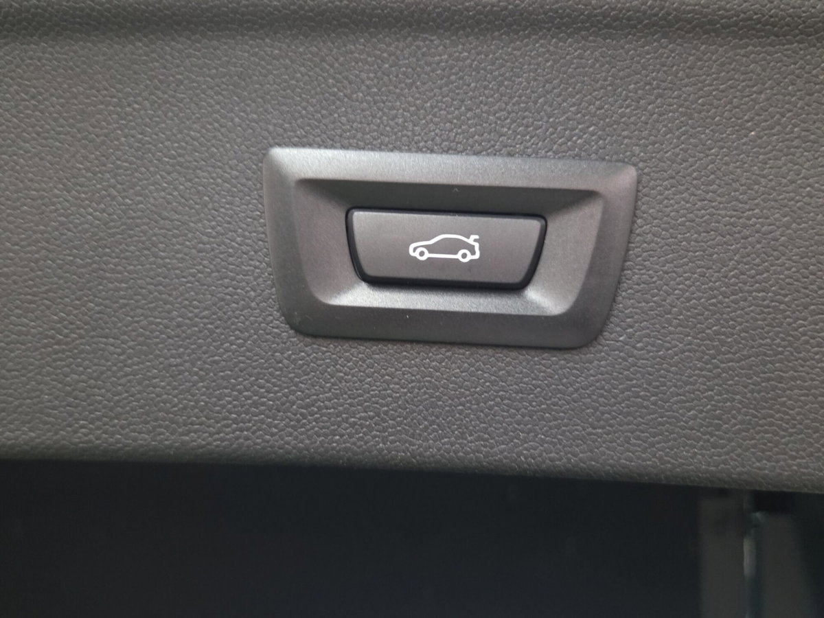 BMW iX xdrive60 MSport Pro (20)