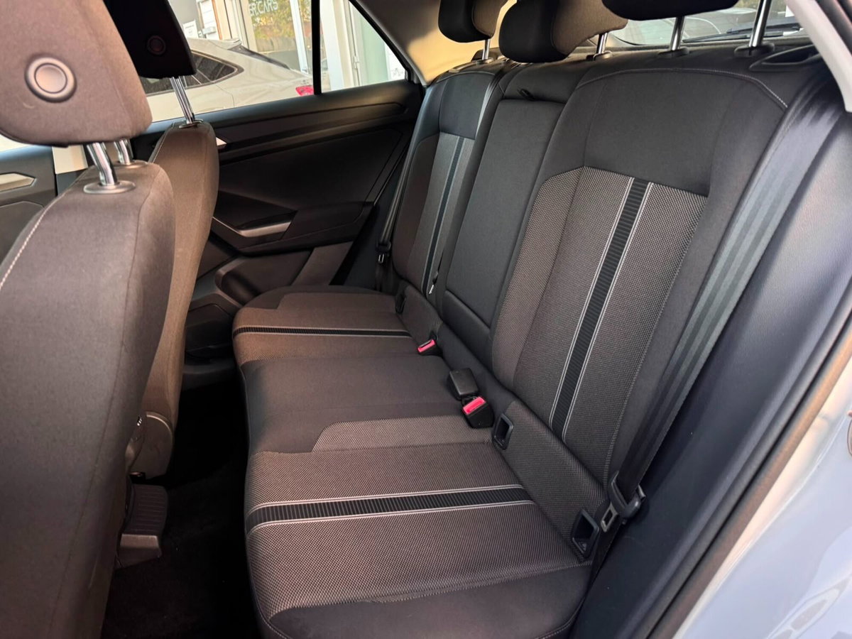 Volkswagen T-Roc 1.6 TDI SCR Advanced BlueMotion Technology (11)