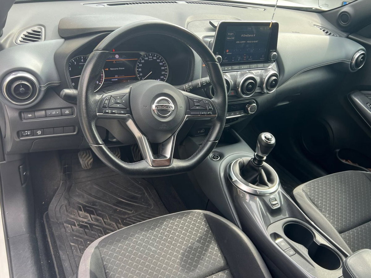 Nissan Juke 1.0 dig-t Acenta 114cv (10)