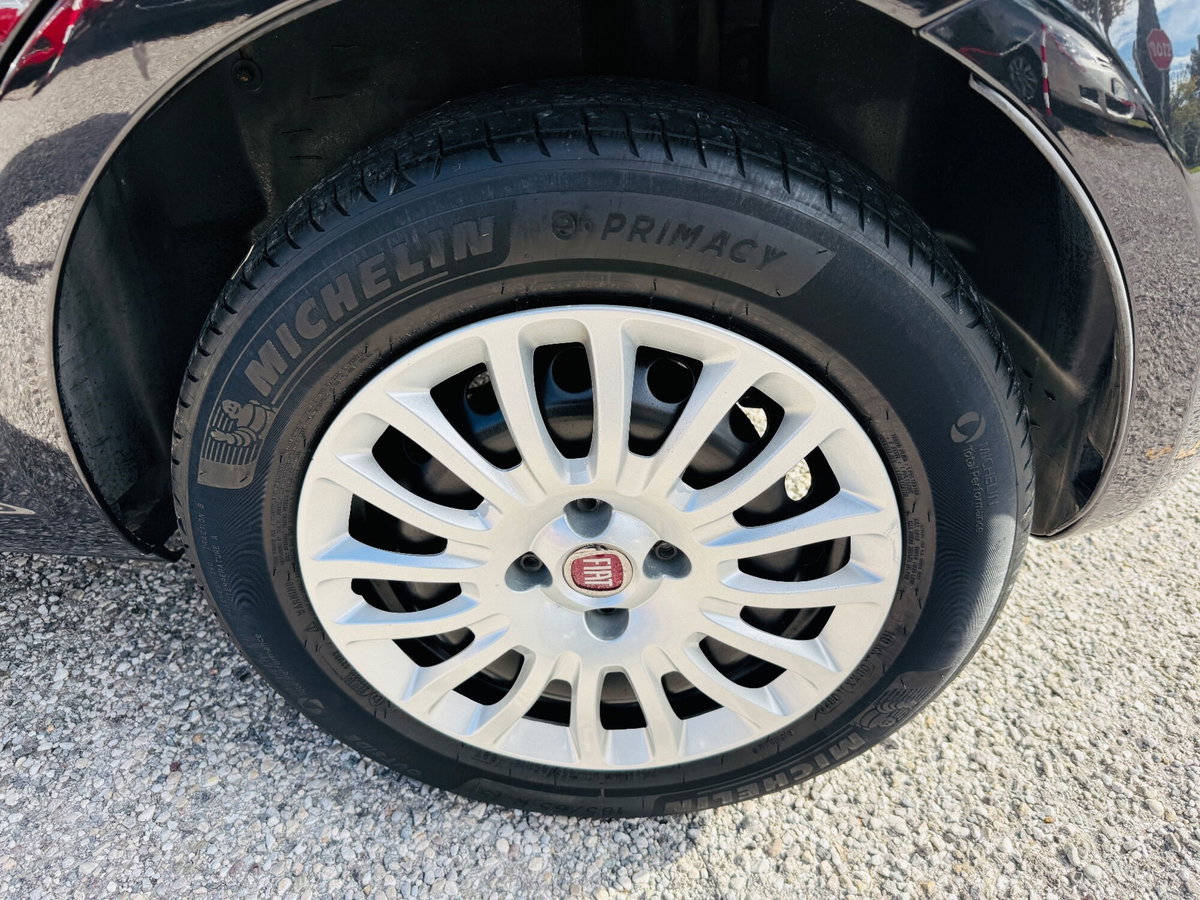 Fiat Punto 1.3 MJT II 75 CV 3 porte Virgin Radio (10)