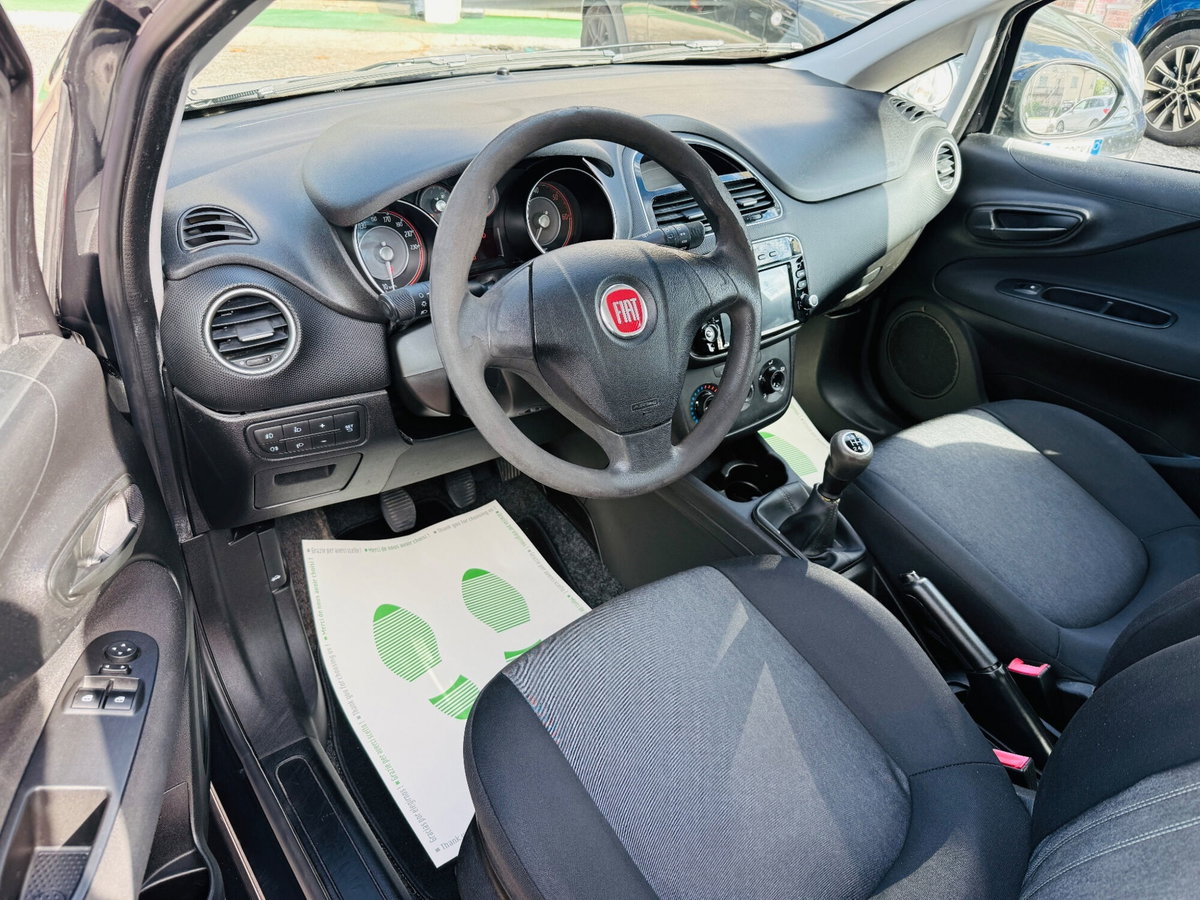Fiat Punto 1.3 MJT II 75 CV 3 porte Virgin Radio (11)