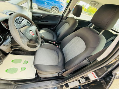 Fiat Punto 1.3 MJT II 75 CV 3 porte Virgin Radio (13)
