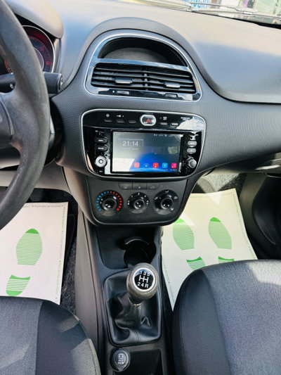 Fiat Punto 1.3 MJT II 75 CV 3 porte Virgin Radio (16)