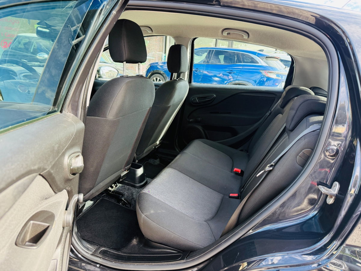 Fiat Punto 1.3 MJT II 75 CV 3 porte Virgin Radio (17)
