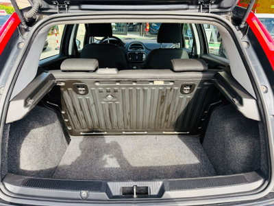 Fiat Punto 1.3 MJT II 75 CV 3 porte Virgin Radio (19)