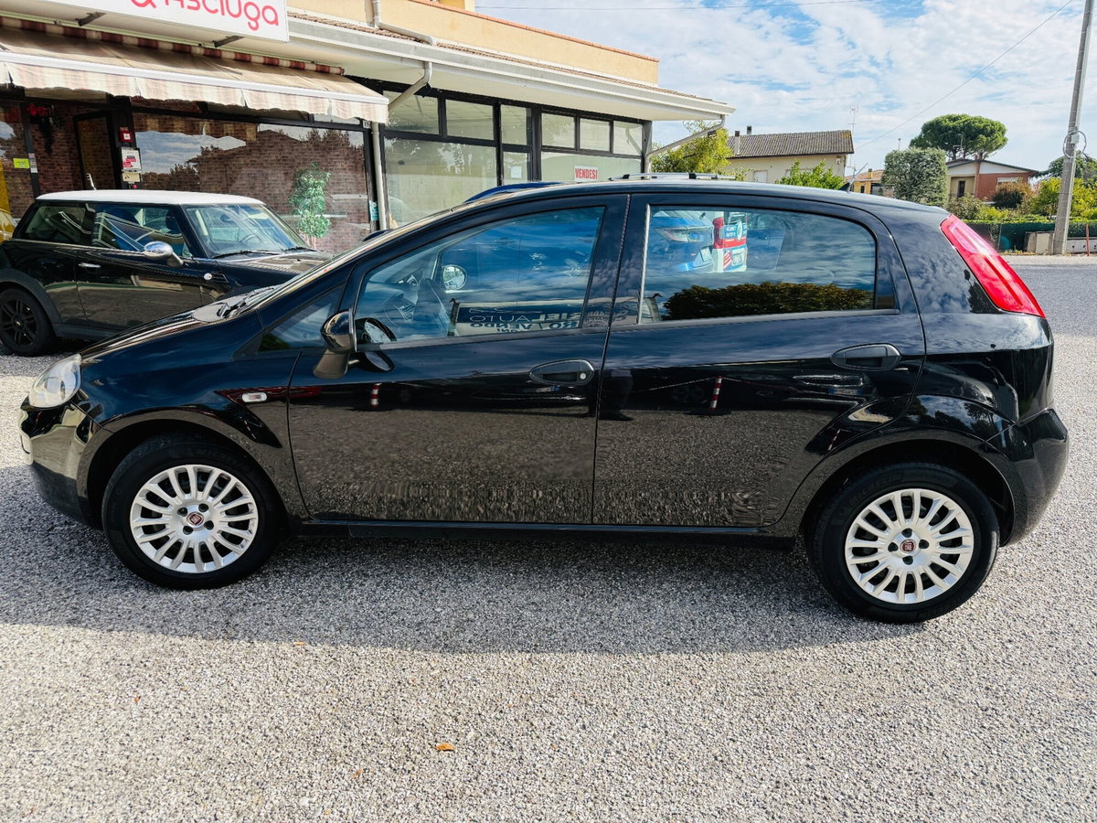 Fiat Punto 1.3 MJT II 75 CV 3 porte Virgin Radio (4)