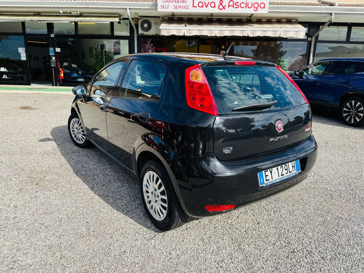 Fiat Punto 1.3 MJT II 75 CV 3 porte Virgin Radio (5)