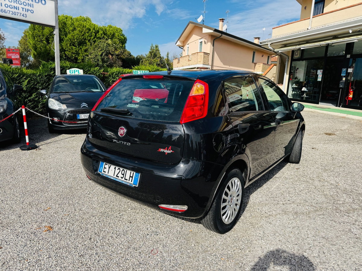 Fiat Punto 1.3 MJT II 75 CV 3 porte Virgin Radio (7)
