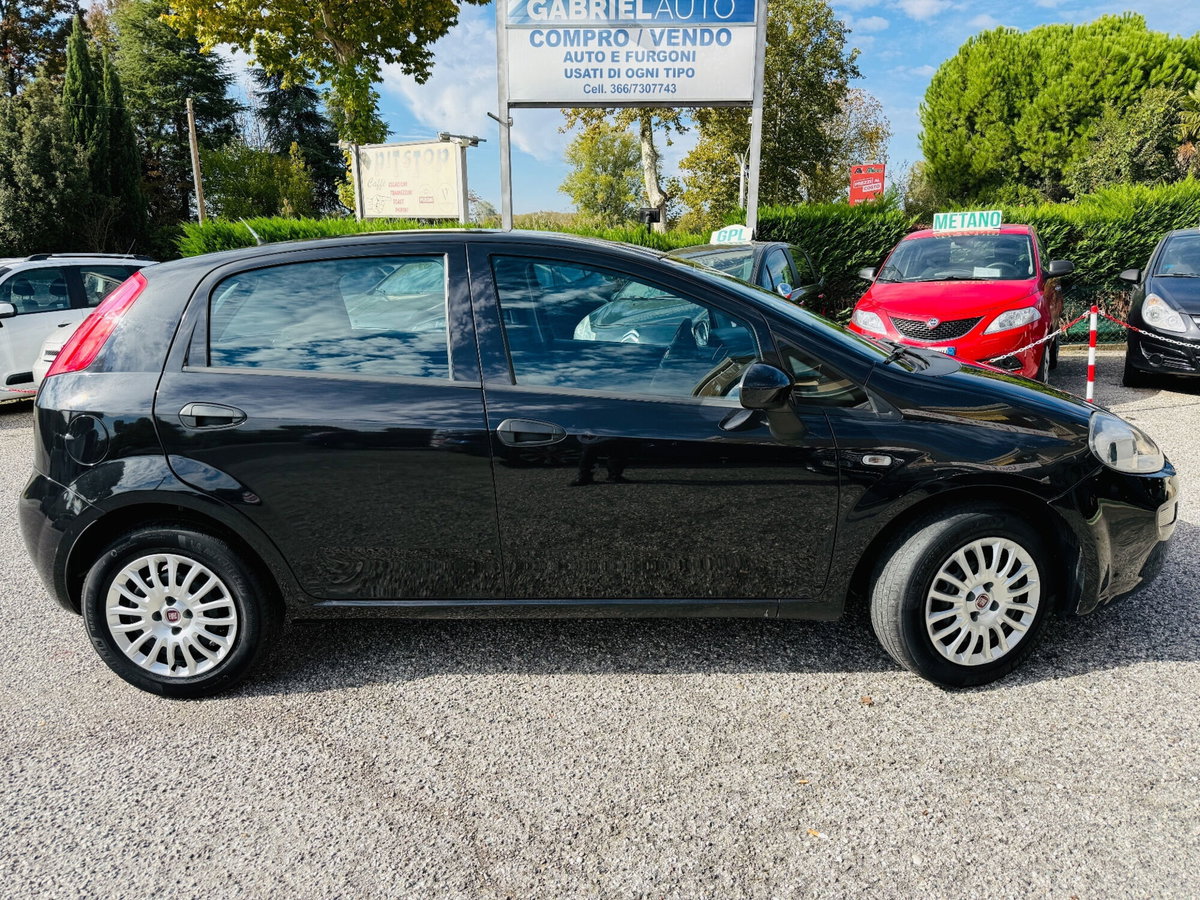 Fiat Punto 1.3 MJT II 75 CV 3 porte Virgin Radio (8)