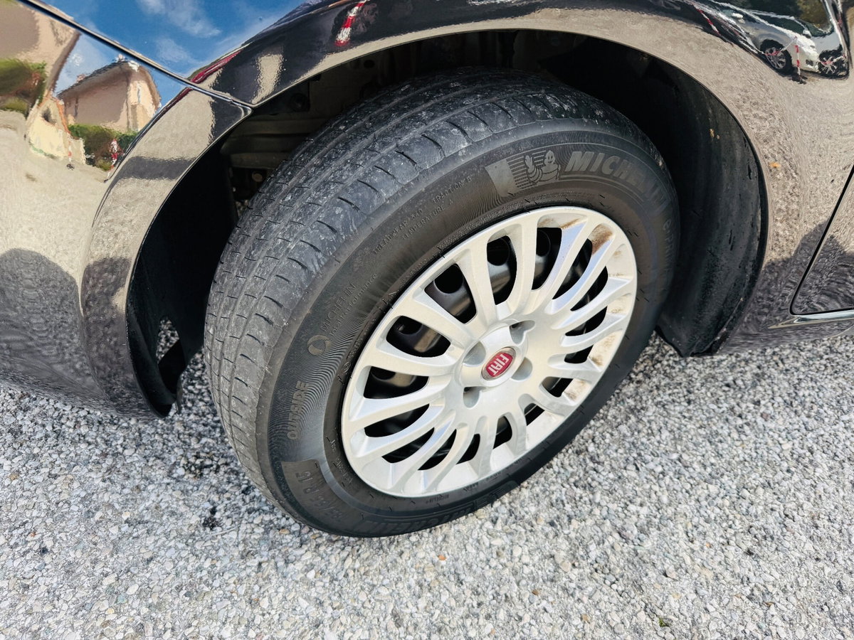 Fiat Punto 1.3 MJT II 75 CV 3 porte Virgin Radio (9)