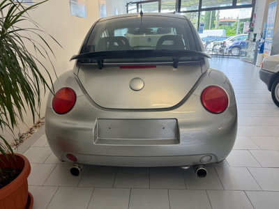 Volkswagen New Beetle 2.0 (3)