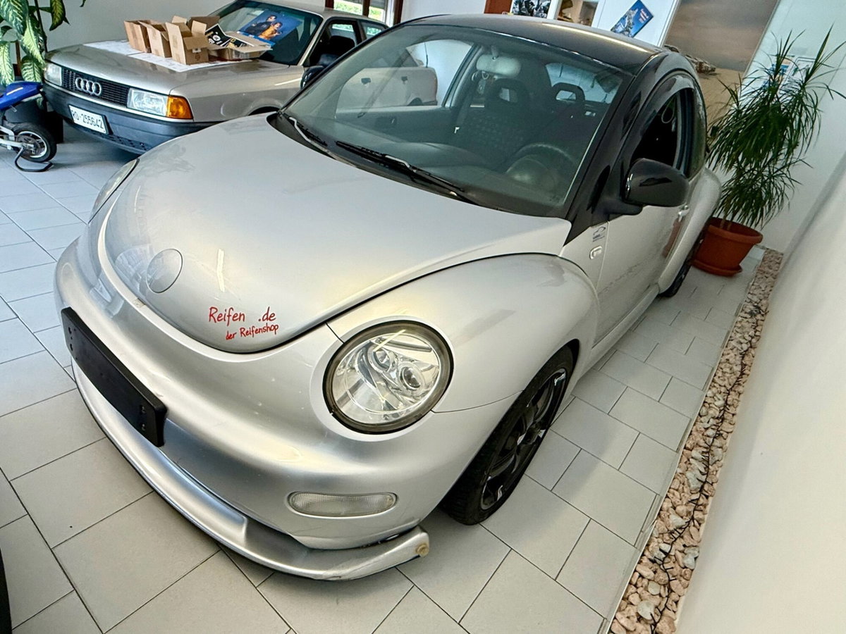 Volkswagen New Beetle 2.0 (4)
