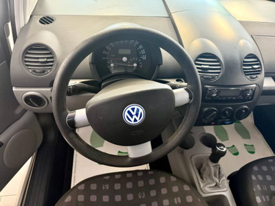 Volkswagen New Beetle 2.0 (5)