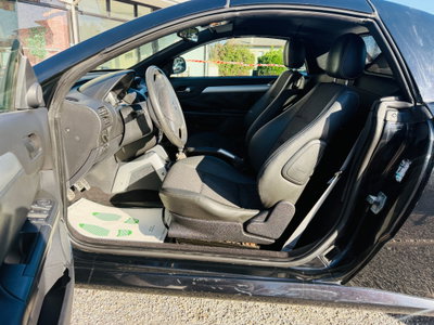 Opel Tigra TwinTop 1.4 16V Sport (12)