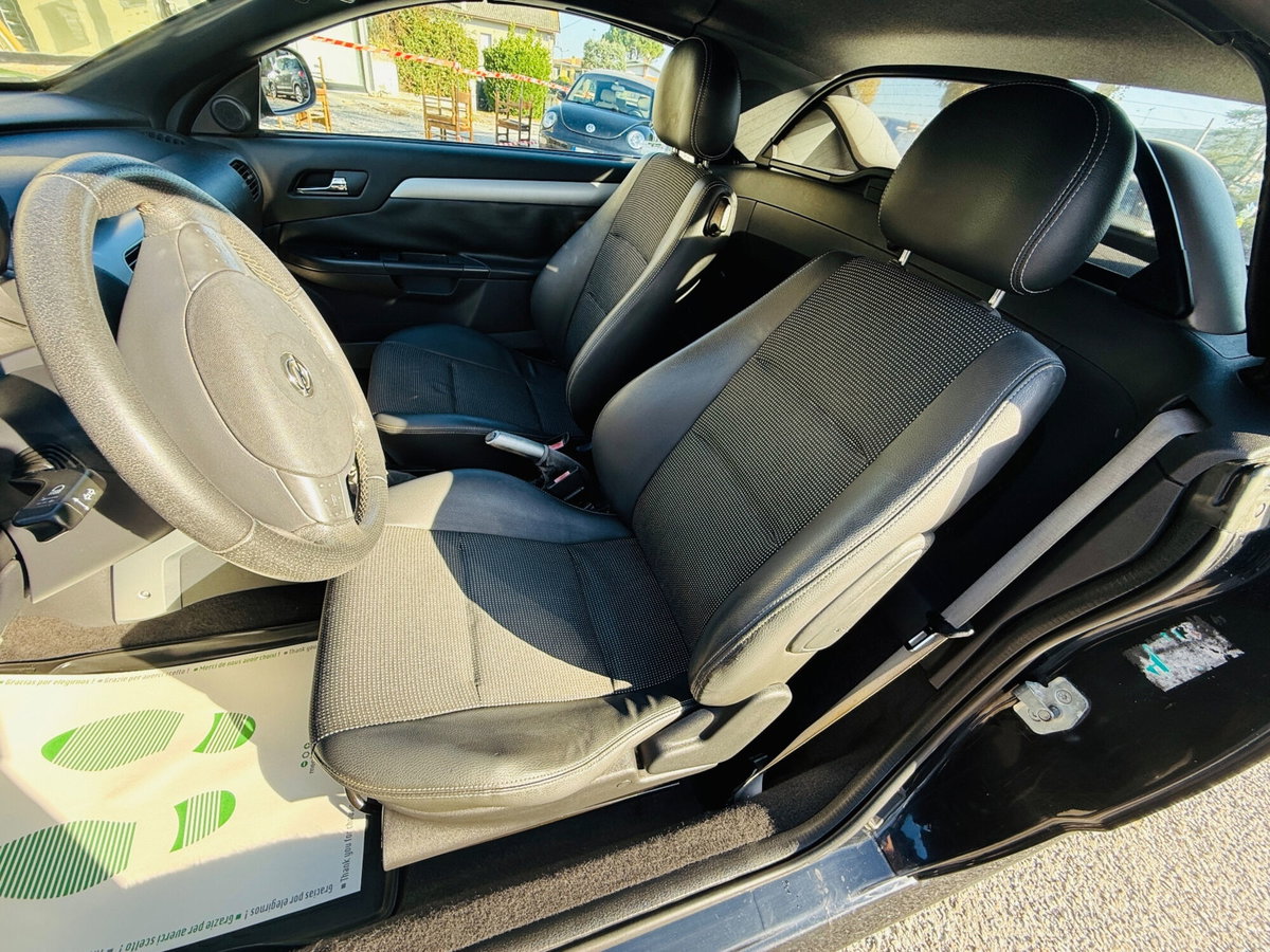 Opel Tigra TwinTop 1.4 16V Sport (13)