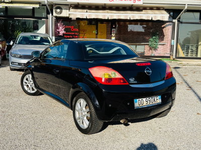 Opel Tigra TwinTop 1.4 16V Sport (5)