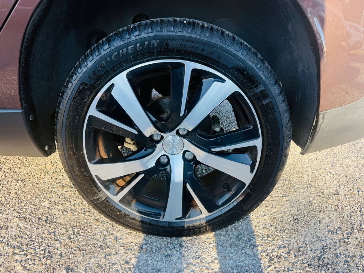 Peugeot 2008 e-HDi 115 CV Stop&Start Allure (10)