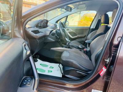 Peugeot 2008 e-HDi 115 CV Stop&Start Allure (12)
