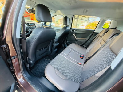 Peugeot 2008 e-HDi 115 CV Stop&Start Allure (20)