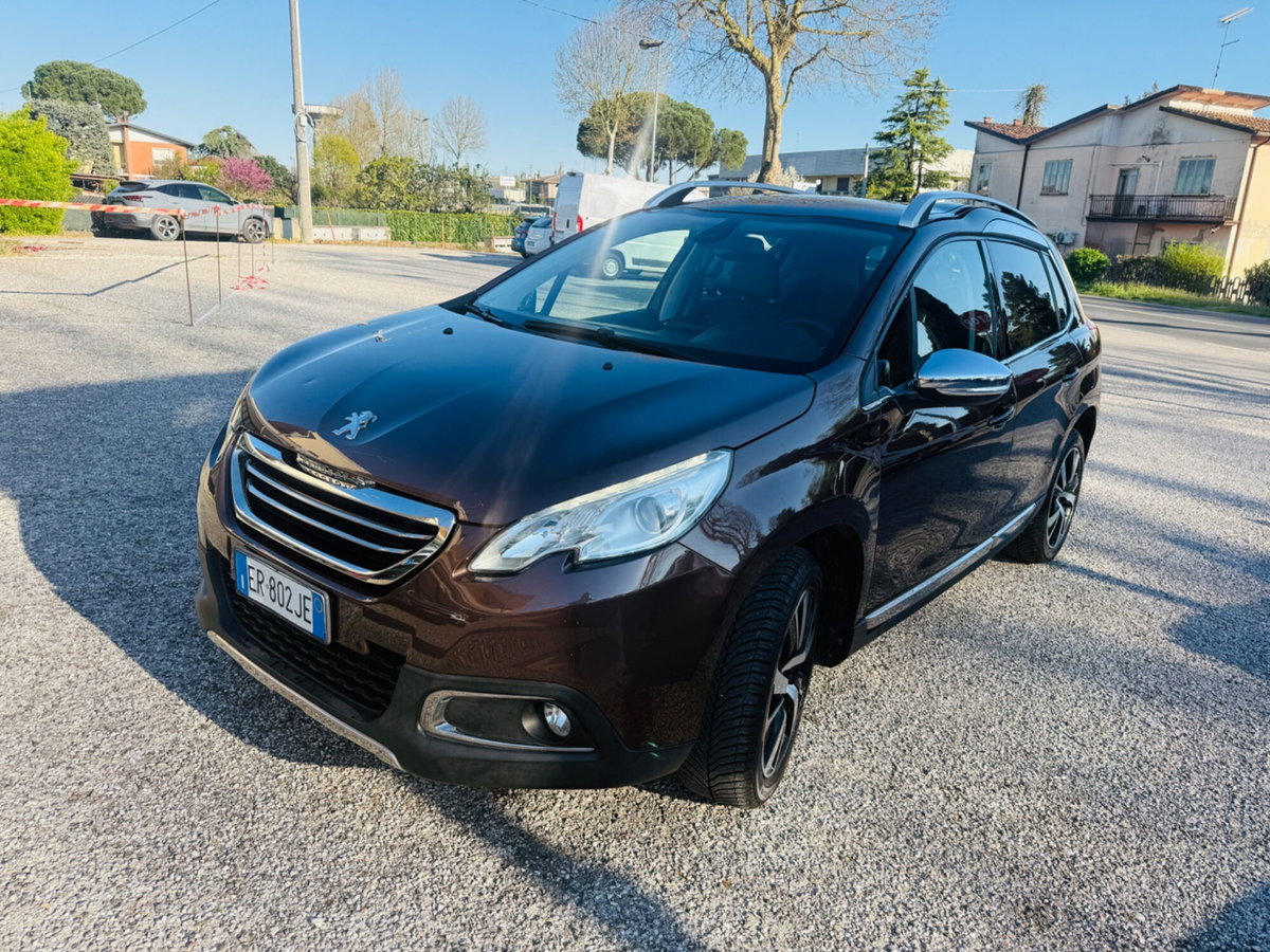 Peugeot 2008 e-HDi 115 CV Stop&Start Allure (3)
