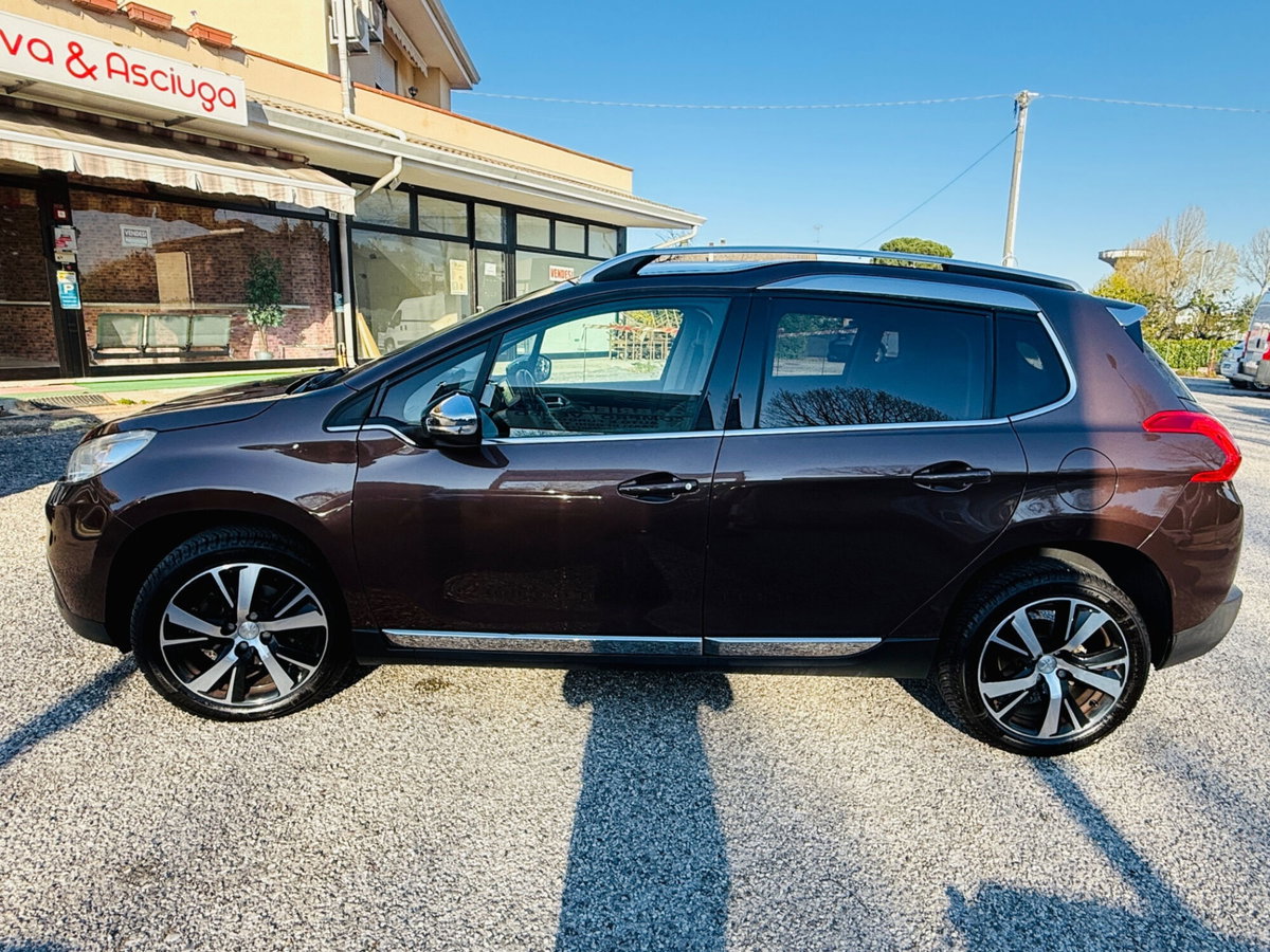 Peugeot 2008 e-HDi 115 CV Stop&Start Allure (4)